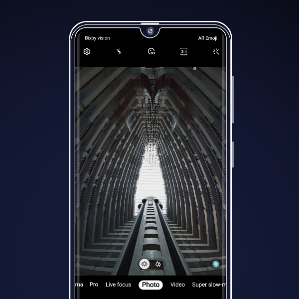 Learn how to fit more into your photo with the next generation Galaxy A50.