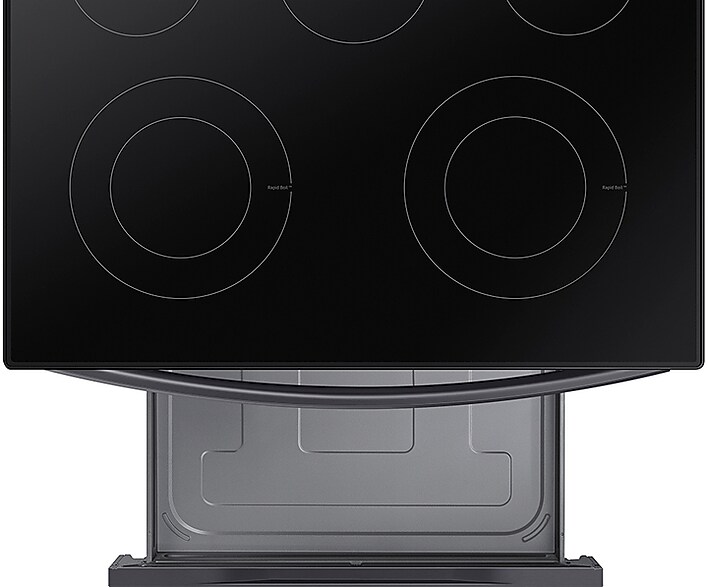 Extra space for your cookware Extra space for your cookware