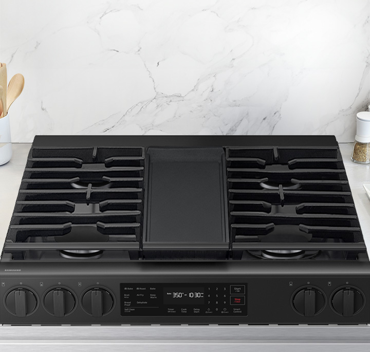Flexible and Beautifully Designed Samsung Stainless Steel Slide-In Gas Range with Edge-to-edge Grates