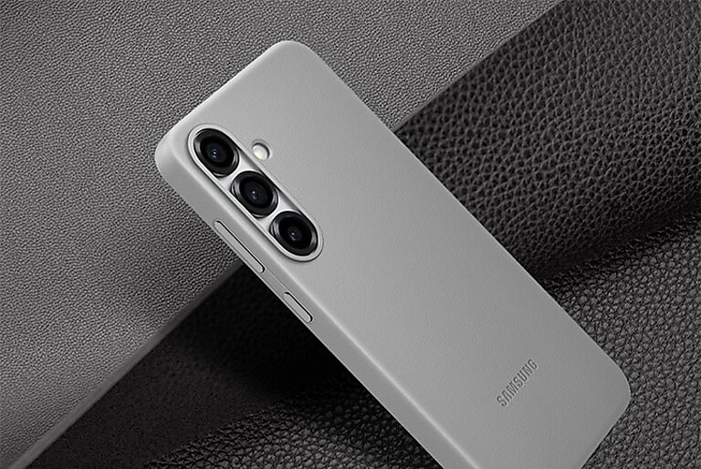 A diagonally placed Kindsuit Case is shown in all four colors: Black, Light Blue, Gray and Camel. A diagonally placed Kindsuit Case is shown in all four colors: Black, Light Blue, Gray and Camel.