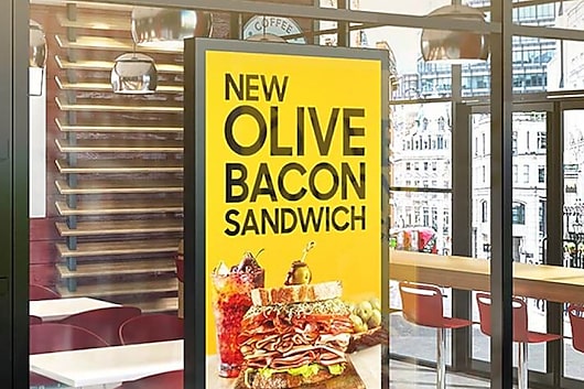 OM Series digital window signage OM Series digital window signage