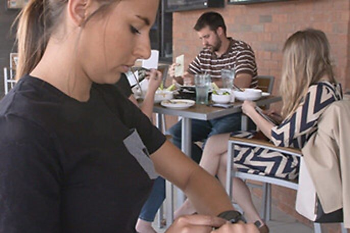 Case study: Boosting restaurant efficiency with smartwatches