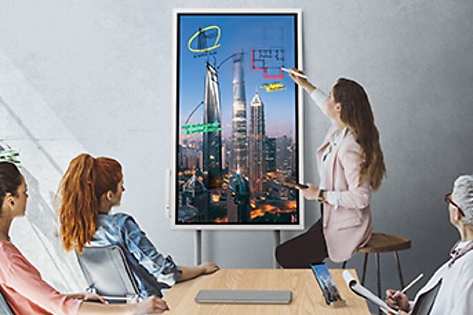 CarouselSlide Colleges Encourage Student Collaboration with a Digital Whiteboard Solution