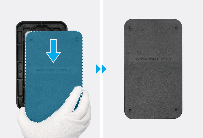 A two-panel image showing a gloved hand placing the top press tray over the bottom press tray containing a Galaxy S25 Plus on the left, with a blue highlight indicating the top press tray and a blue down arrow icon indicating the placing direction, and the top press tray placed over the bottom press tray on the right, with blue double arrow icons between the panels.