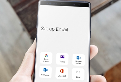 Person adding email account to Note9 Person adding email account to Note9