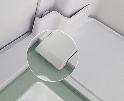 Remove The Glass Shelf Above Drawers In Fridge To Remove The Glass From Plastic Frame Locate Shelf S Retainer Clips Are Located On Back Left And Right Corners Where