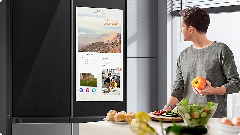 Family Hub™+ with the industry's largest screen1, it’s more than a fridge
