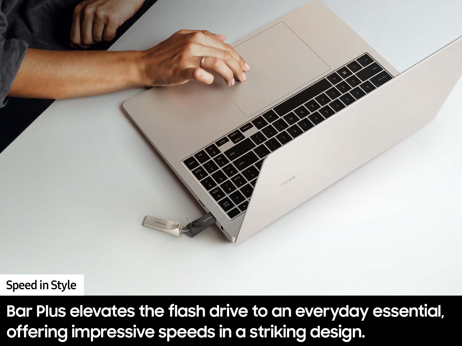 Thumbnail image of BAR Plus USB 3.2 Flash Drive 512GB Titan Gray