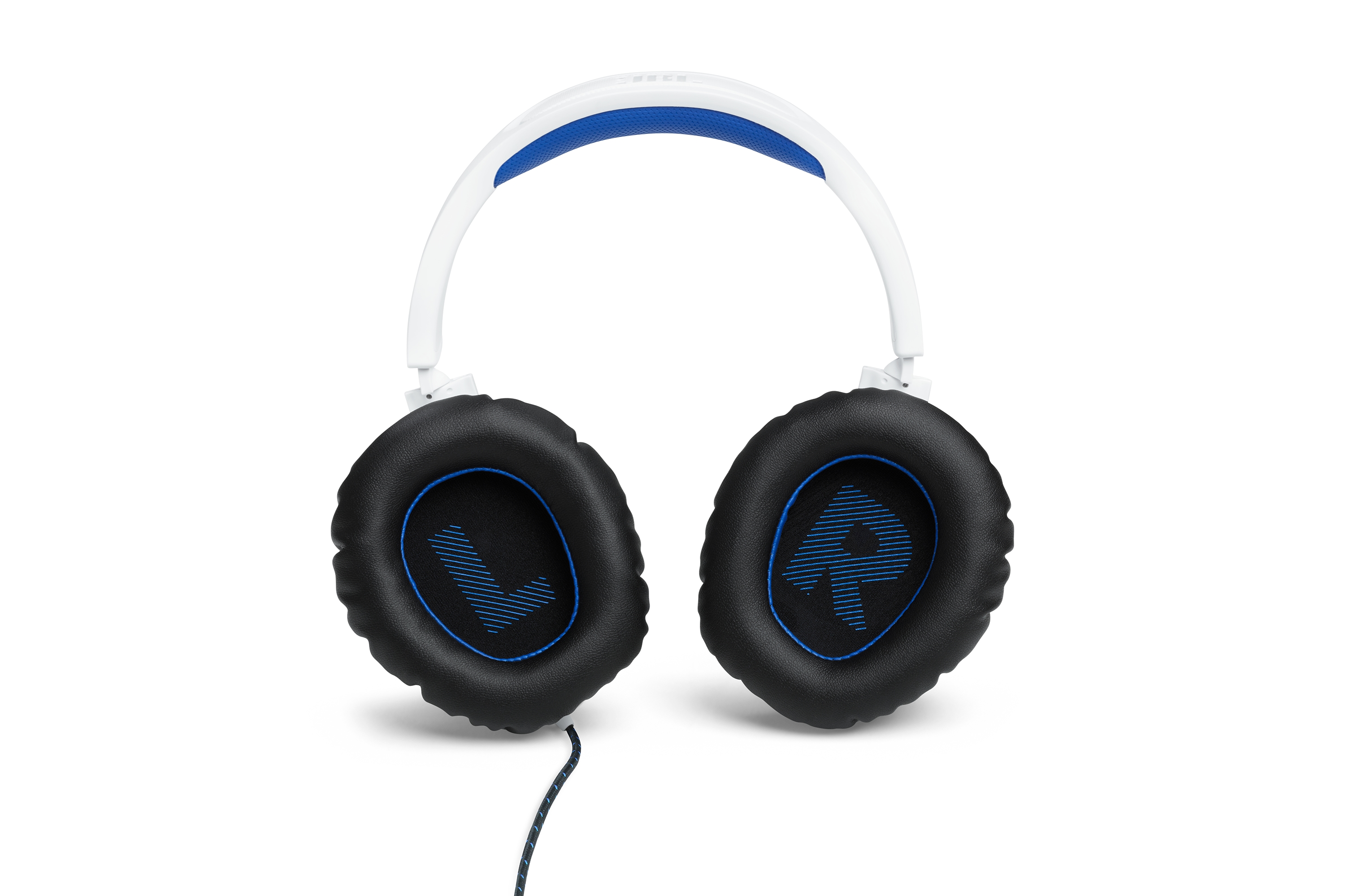 SamsungUS/home/harman-kardon/jbl-harman-kardon/gaming-headset/jblq100pwhtbluam/JBLQ100PWHTBLU_006_Earcup_White.png