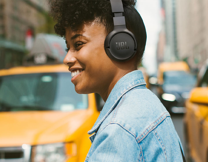 Adaptive Noise Cancelling with Smart Ambient