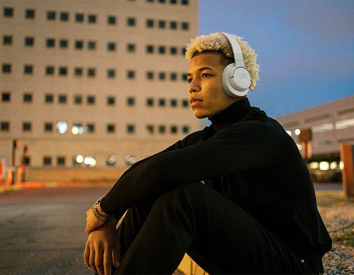 Wireless Bluetooth 5.3 technology