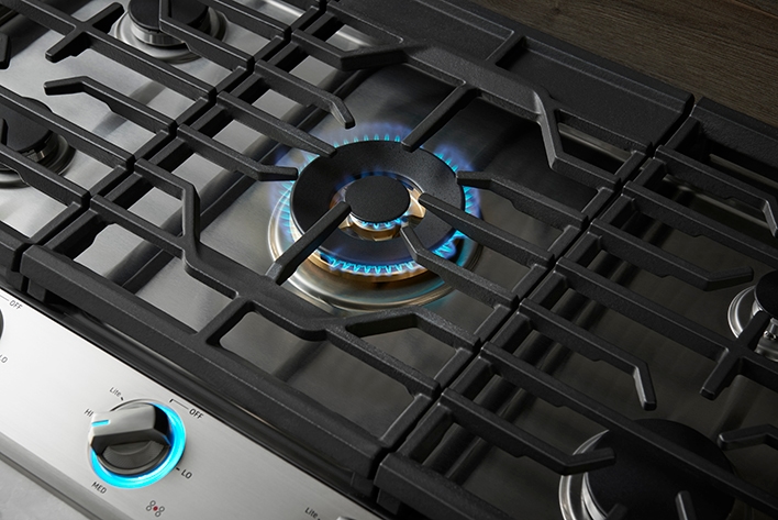 Samsung 30 in. 5-Burner Smart Natural Gas Cooktop with Bluetooth, Griddle,  Simmer Burner & Power Burner - Black Stainless Steel