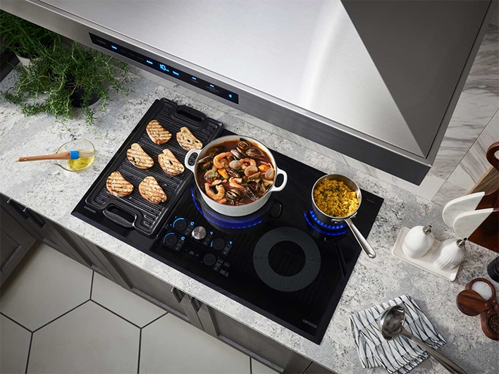 https://image-us.samsung.com/SamsungUS/home/home-appliances/cooktops-and-hoods/induction/pdp/nz36m9880ub-aa/10312017/controls_fb_10312017.jpg?$feature-benefit-jpg$