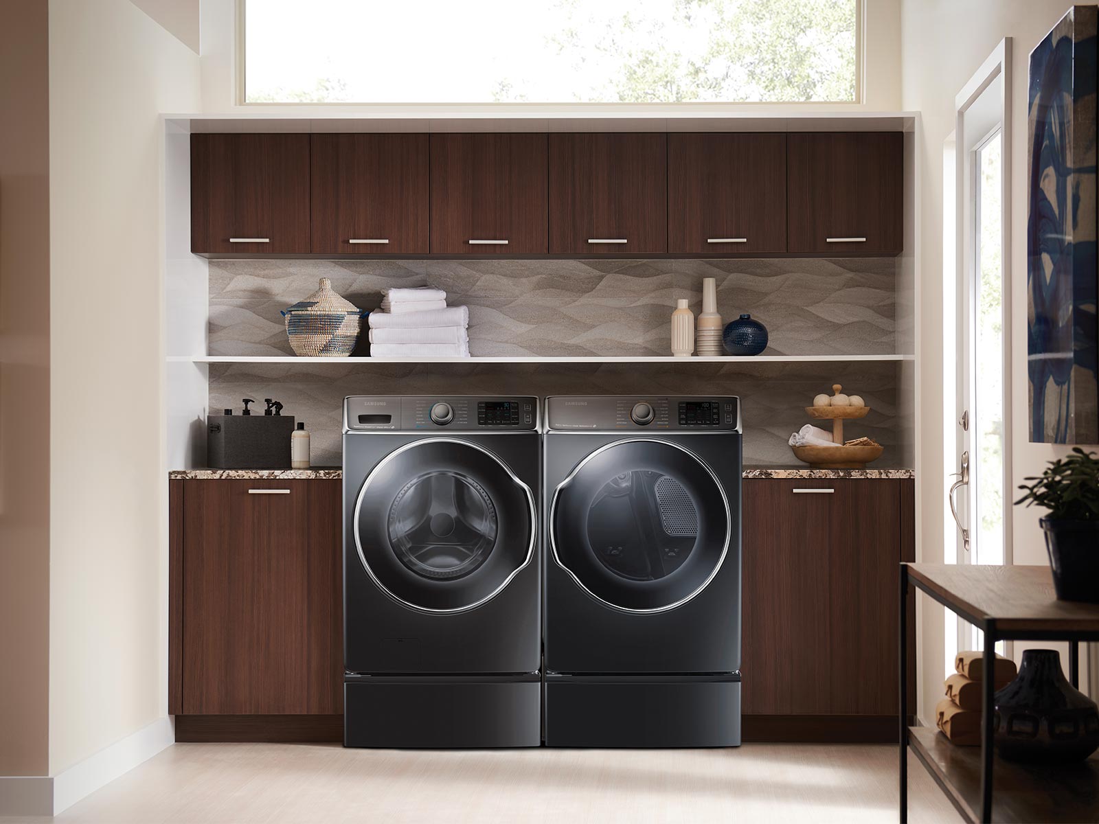 Model: WE302NG | Samsung 30" Pedestal 