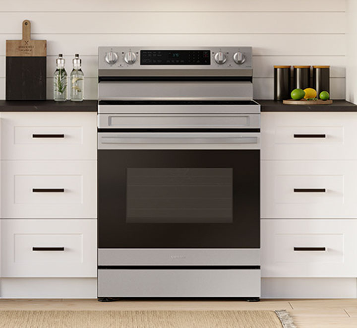 NE63A6511SWSamsung 6.3 cu. ft. Smart Freestanding Electric Range with  No-Preheat Air Fry & Convection in White WHITE - Snow Brothers Appliance