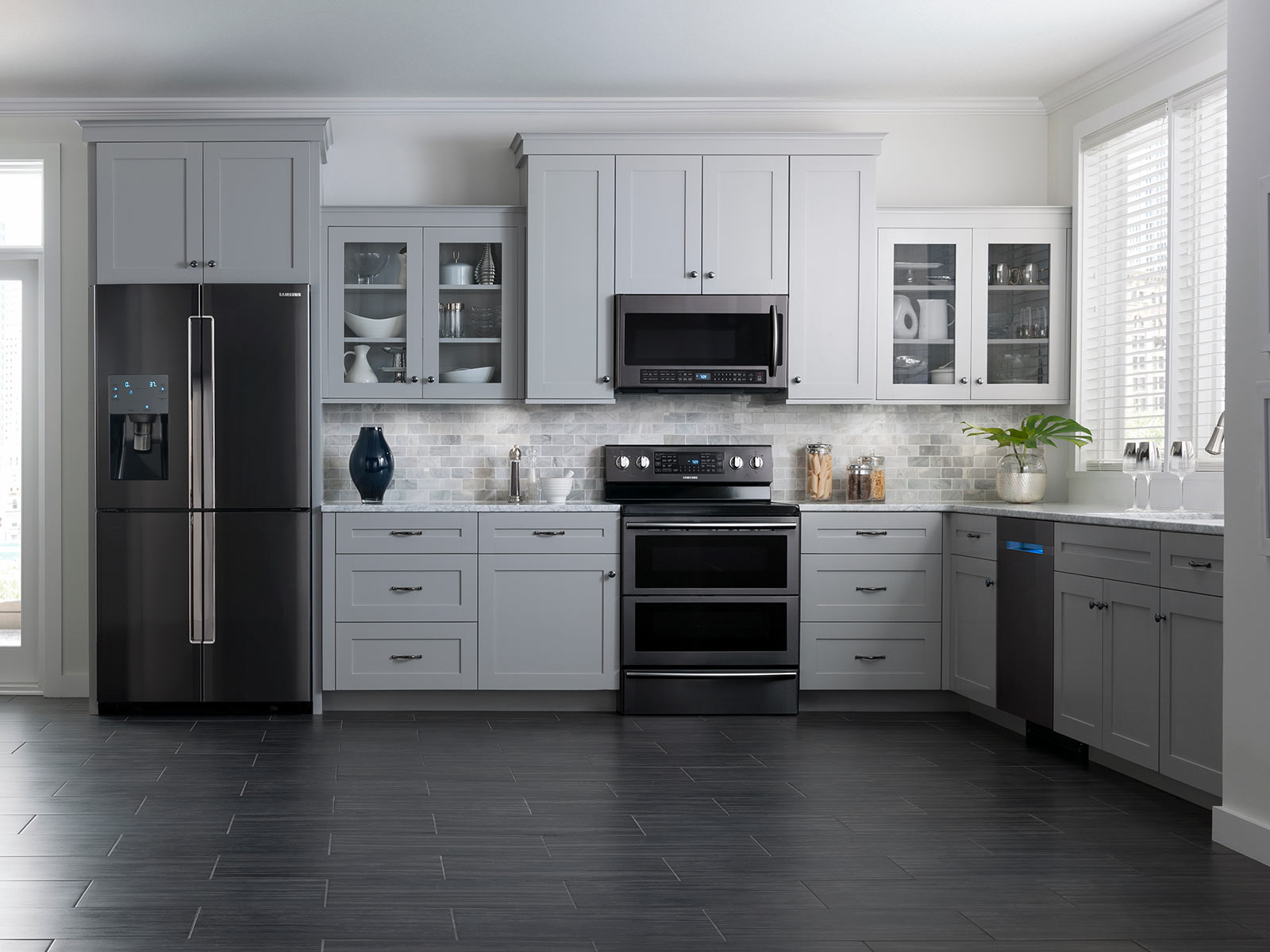 Thumbnail image of 5.9 cu. ft. Freestanding Electric Range with Flex Duo&trade; &amp; Dual Door in Black Stainless Steel