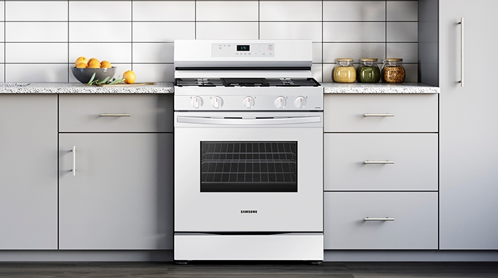 Samsung NX60A6111SS 6.0 Cu. ft. Smart Freestanding GAS Range with Integrated Griddle in Stainless Steel