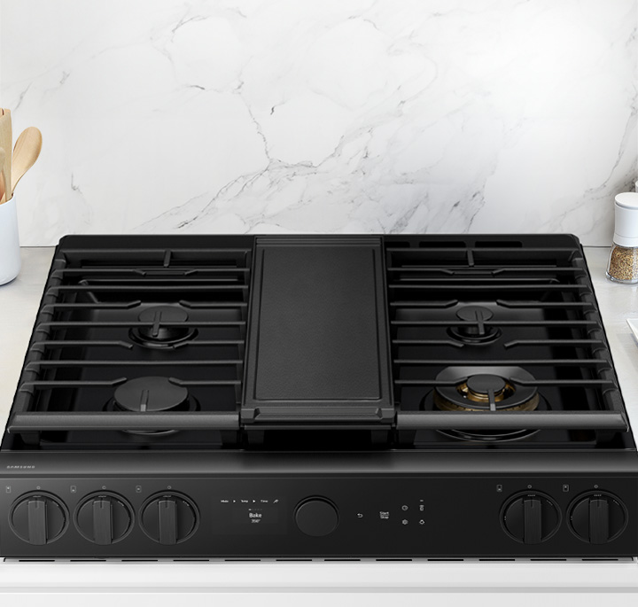 Bespoke Smart Slide-in Gas Range 6.0 cu. ft. in White Glass with Air ...