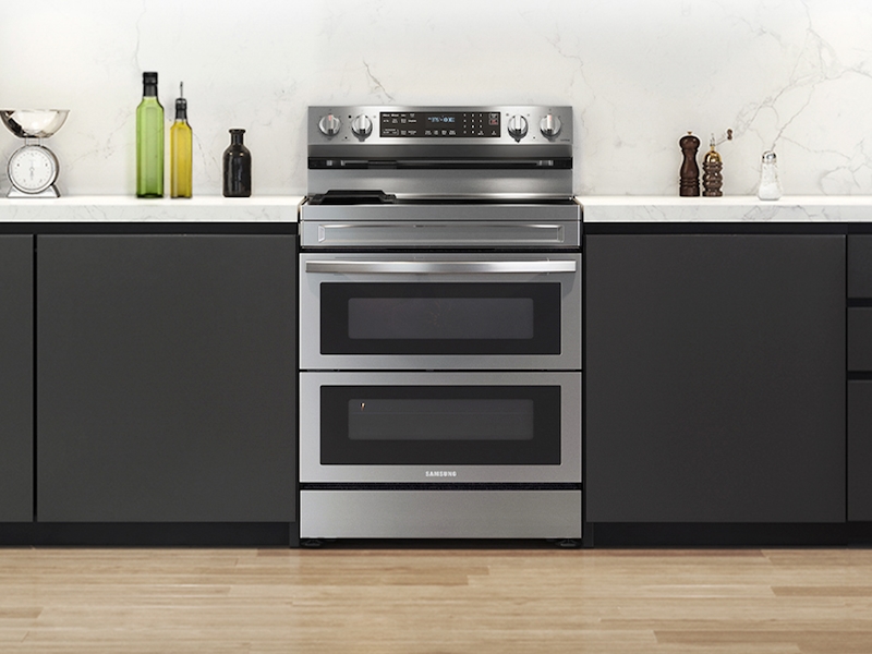 Samsung - 6.3 Cu. ft. Smart Freestanding Electric Range with Flex Duo , No-Preheat Air Fry & Griddle - Stainless Steel