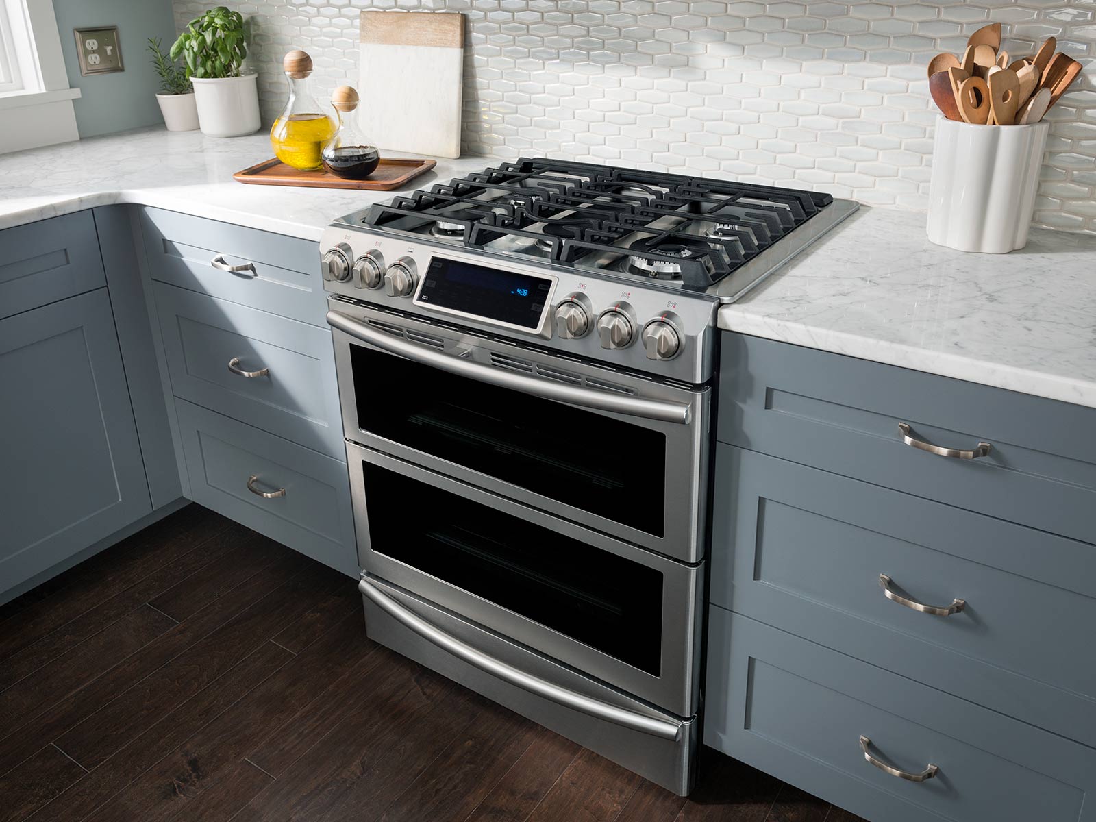 Best Buy: Wolf 5.8 Cu. Ft. Freestanding Double Oven Gas Convection
