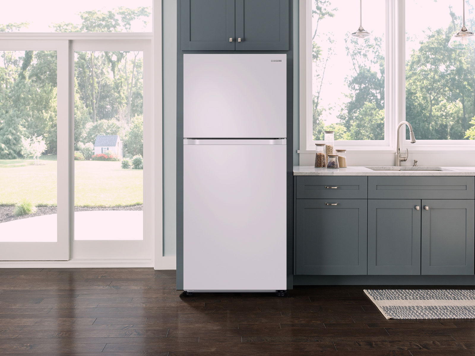 Samsung 21 Cu. ft. Top Freezer Refrigerator with FlexZone - Stainless Steel
