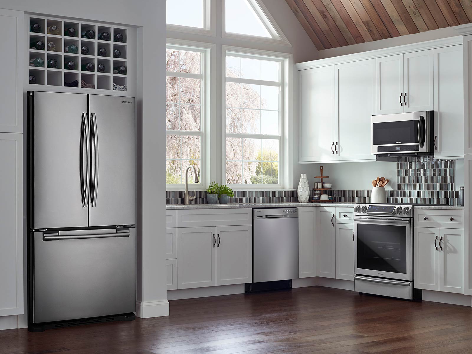 05 Refrigerator French Door RF18HFENBSR Lifestyle Kitchen Closed Silver ?$product Details Jpg$