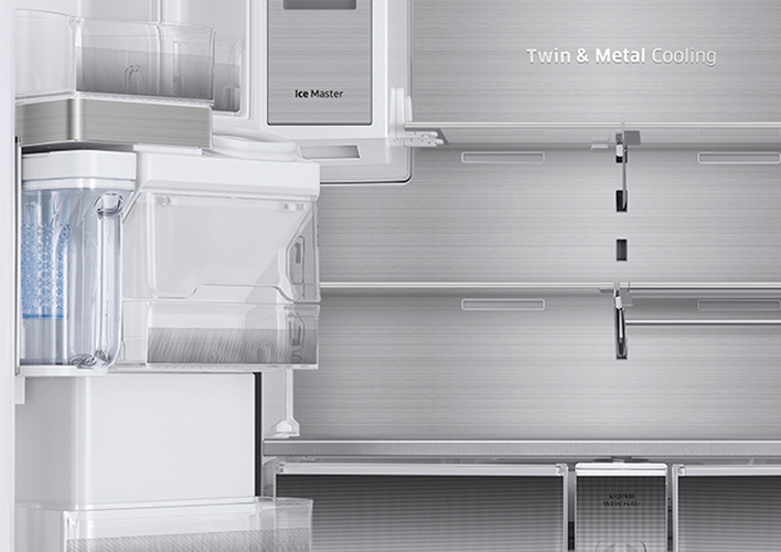 Auto fill water pitcher