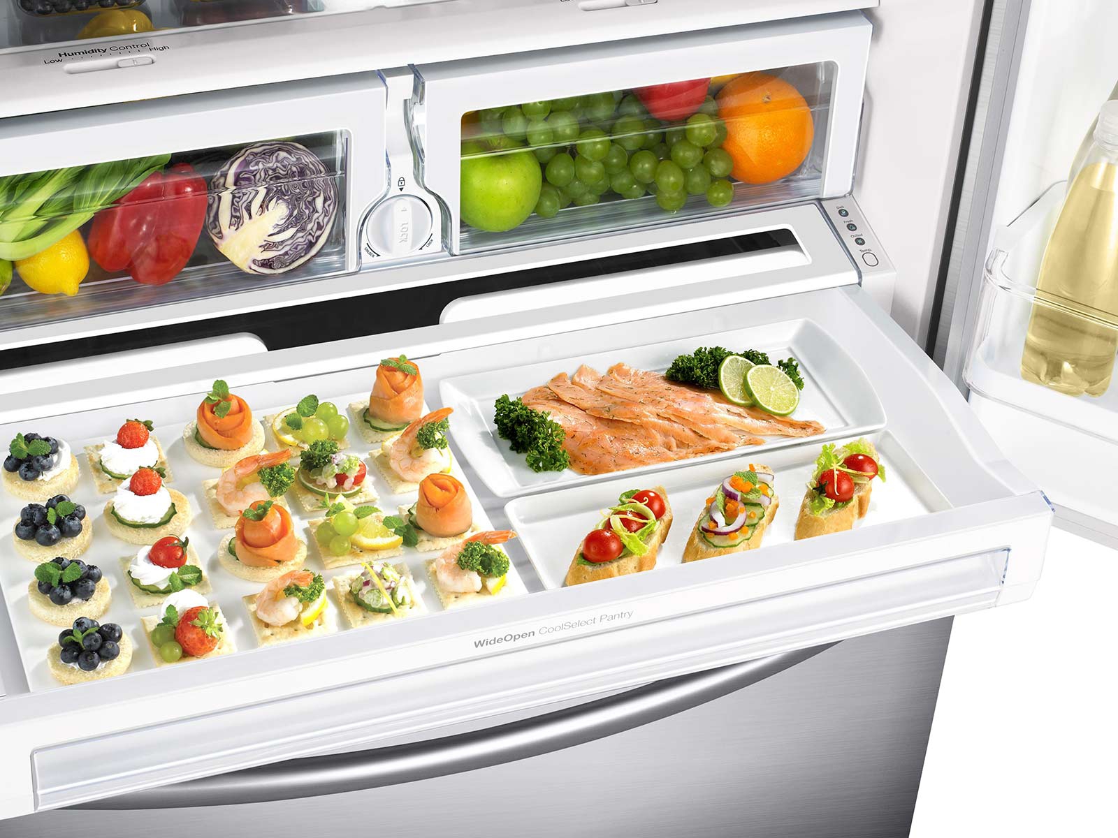 28 cu. ft. French Door Refrigerator with CoolSelect Pantry™ in Stainless Steel