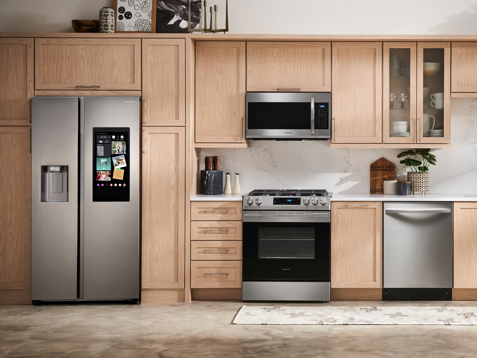 Thumbnail image of 22 cu. ft. Counter Depth Side-by-Side Refrigerator with Touch Screen Family Hub&trade; in Stainless Steel
