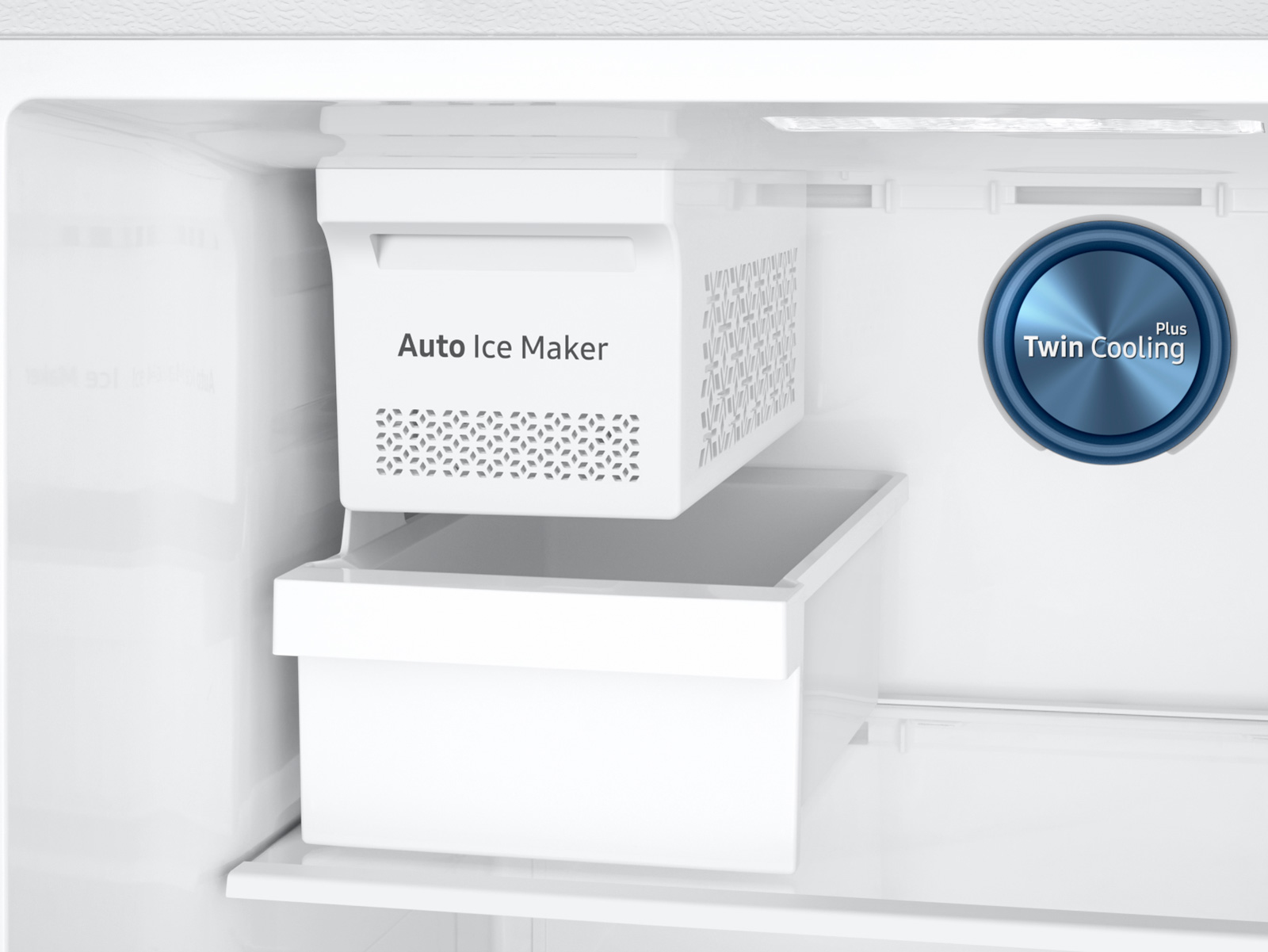 Thumbnail image of 18 cu. ft. Top Freezer Refrigerator with FlexZone&trade; and Ice Maker in White