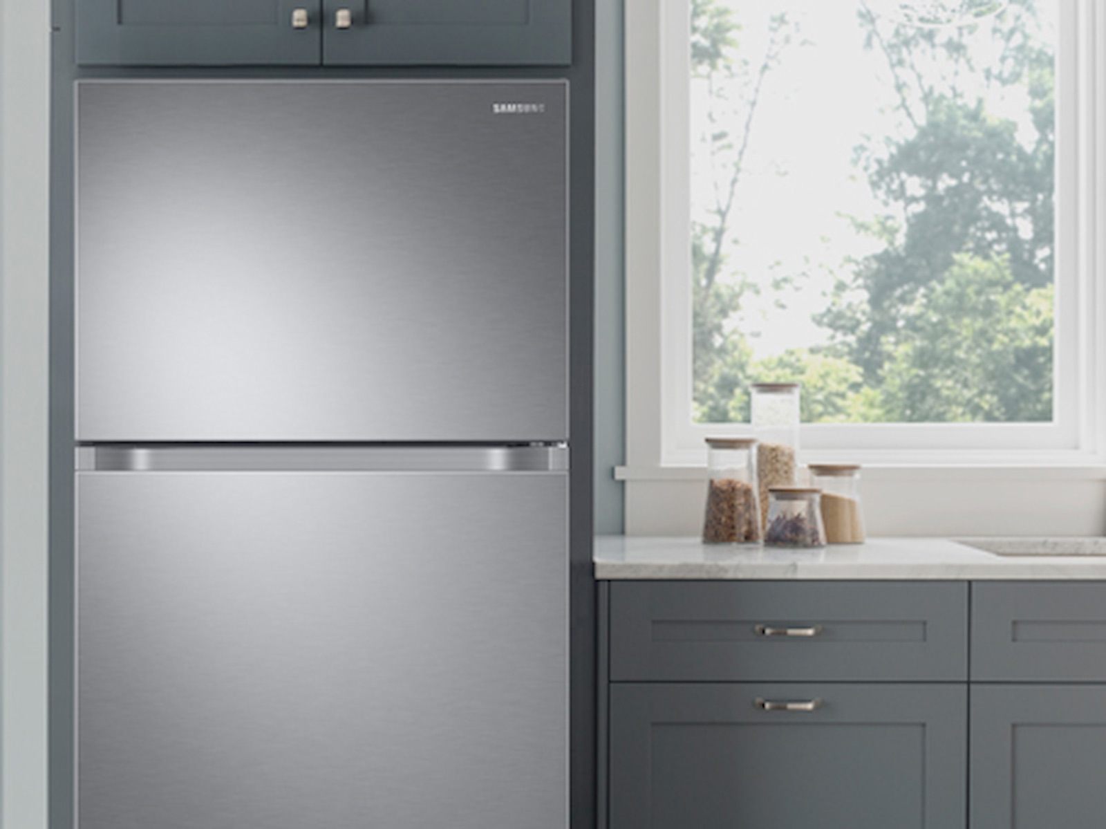 Samsung RT21M6213SR top freezer refrigerator review: Simple, yet