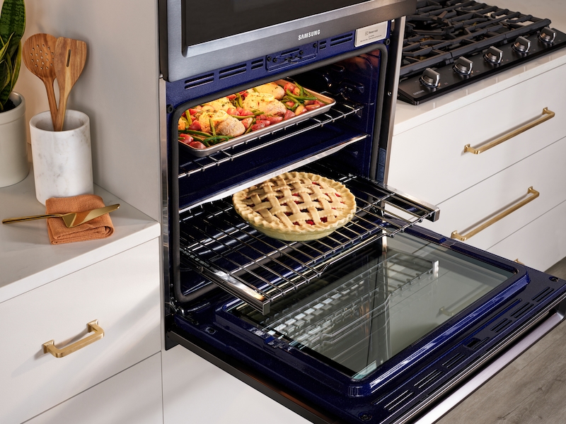 30&quot; Smart Double Wall Oven with Flex Duo&trade; in Black Stainless Steel