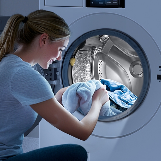 [Pút á~ñ éñd~ tó st~ráý s~ócks~]