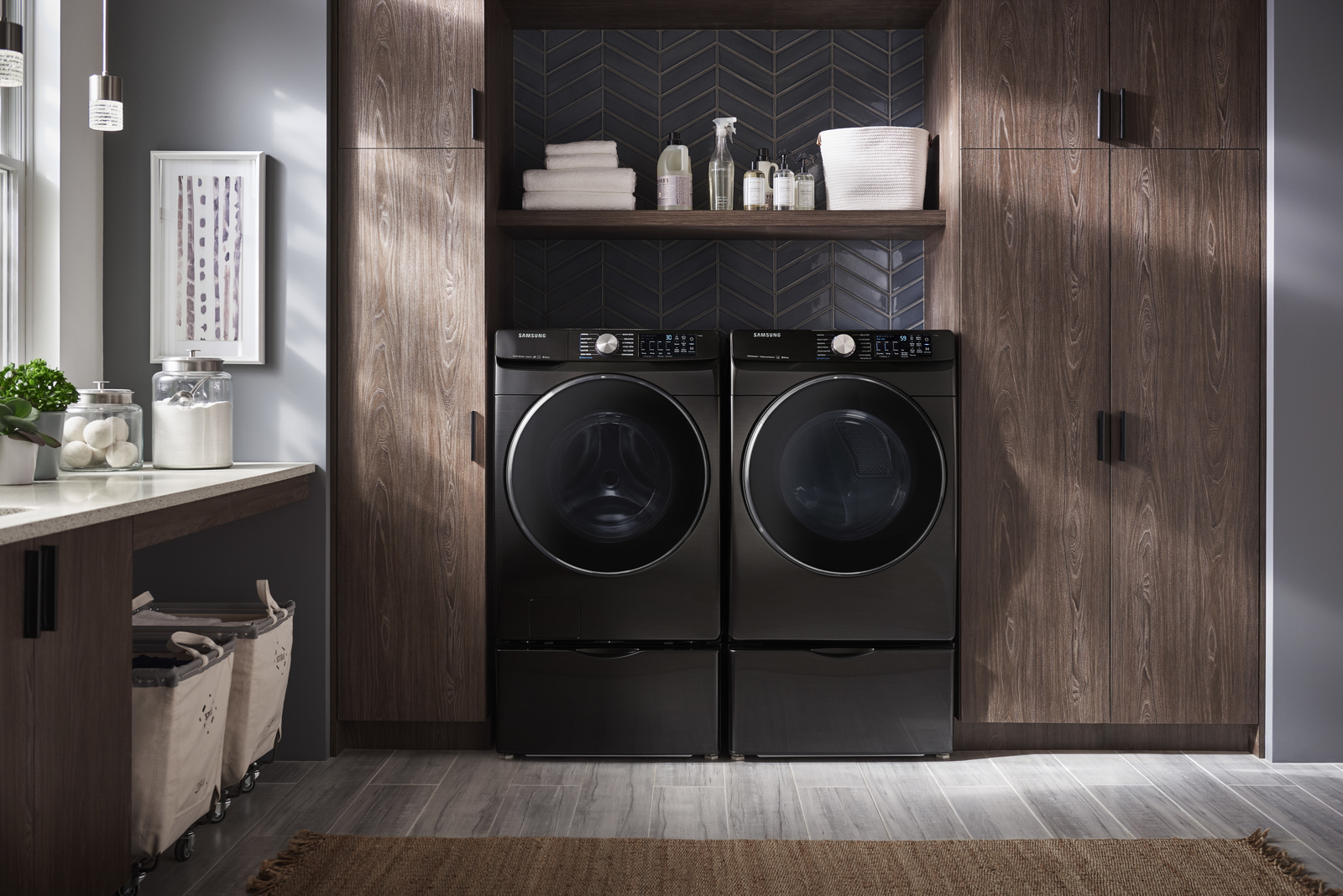 Thumbnail image of 4.5 cu. ft. Smart Front Load Washer with Super Speed in Black Stainless Steel