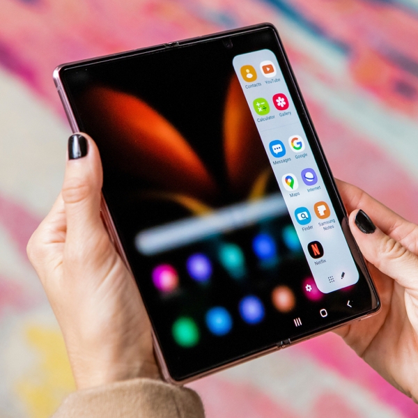 How to Use Edge Panel