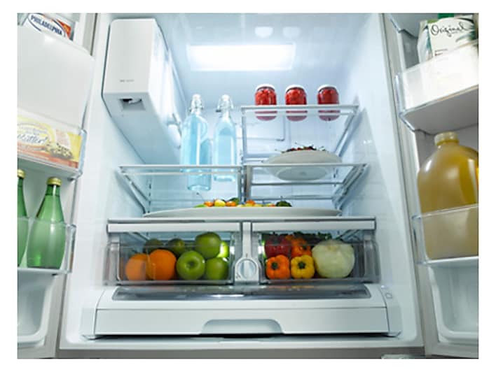 French Door Refrigerator with Ice Maker in Stainless Steel (RF260BEAESR) | Samsung US