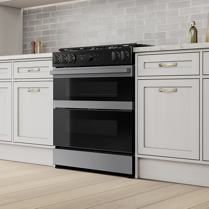 Samsung Stainless Steel Slide-In Gas Range with Bespoke design