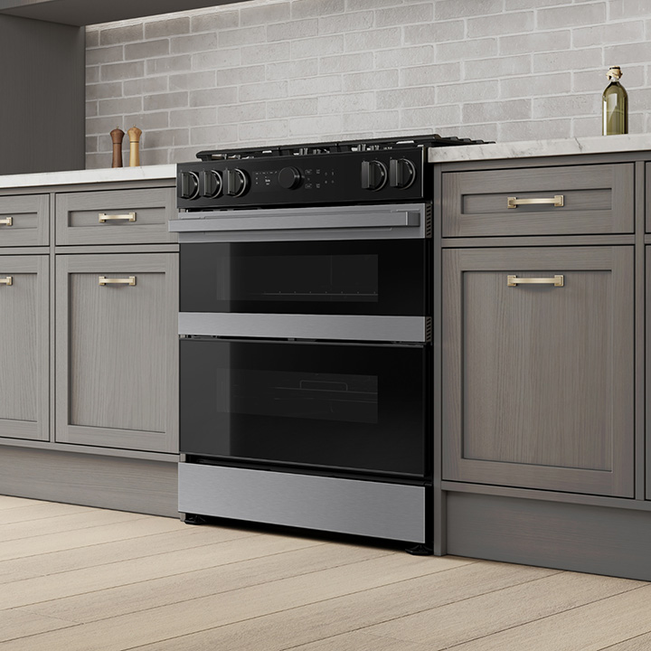 Samsung Stainless Steel Slide-In Gas Range with Bespoke design