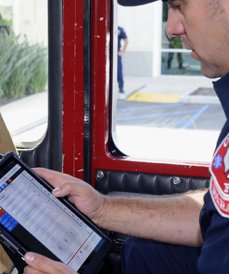 Electronic Patient Care Reporting in Every Firetruck 02