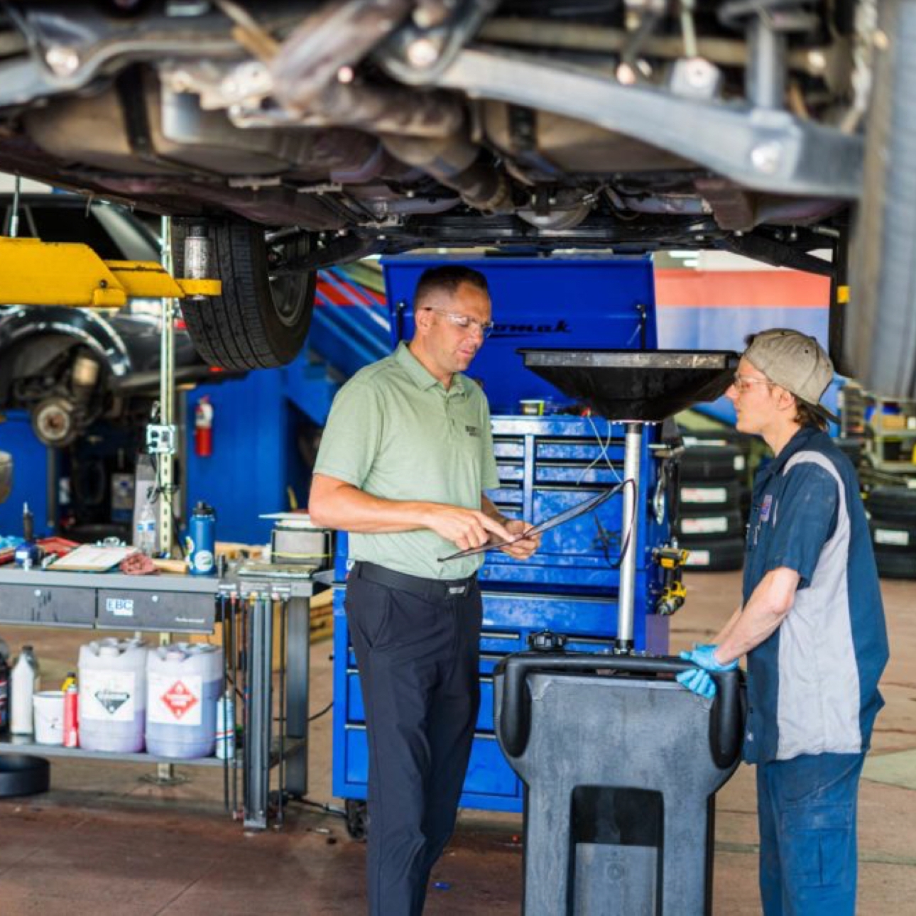 Attracting and Informing Customers With Eye-Catching, Up-to-Date Digital Signage