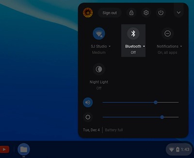 Bluetooth icon highlighted in the taskbar on a Chromebook