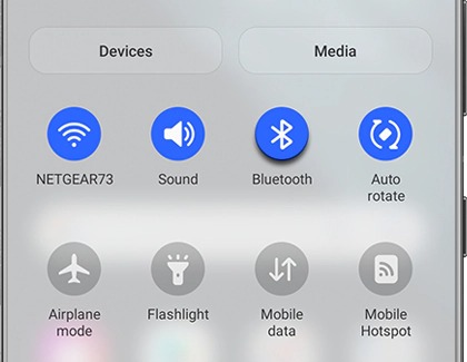 Bluetooth icon highlighted on the Quick settings panel