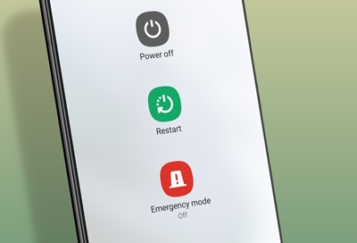 A phone with the Power menu and the Emergency mode icon displayed