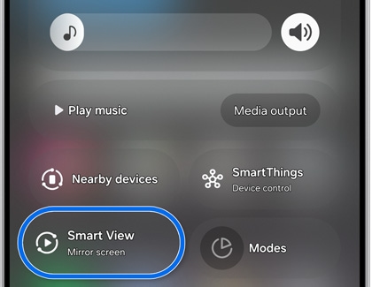 Smart View option highlighted in the Quick Settings panel on a Galaxy S25 Ultra.