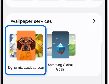 Galaxy S25 Ultra showing Dynamic Lock screen option in wallpaper services.
