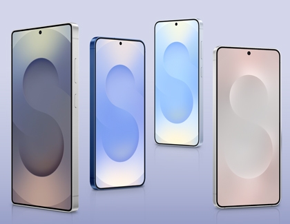 Four Galaxy S25 models in different colors shown from various angles on a light purple background.
