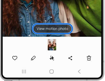 Galaxy S25 Ultra displaying a motion photo with the View motion photo option highlighted