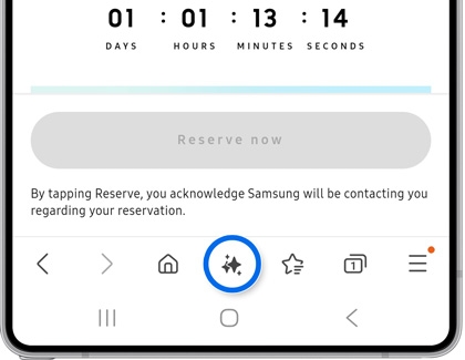 Browsing assist icon highlighted in the navigation bar of the Samsung Internet app