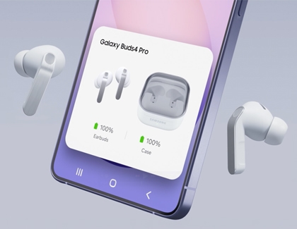 A purple Galaxy S26 Ultra displays a Galaxy Buds4 Pro battery popup between two white floating earbuds.