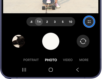 Camera screen with the Quick controls icon highlighted.